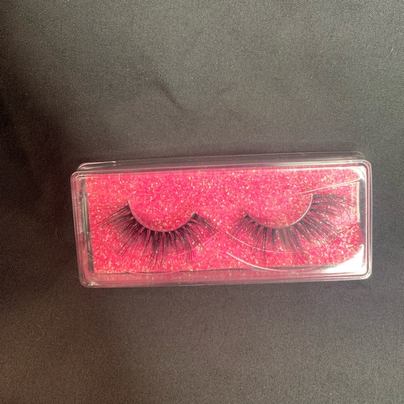 Fluffy - Picture 2 of 2